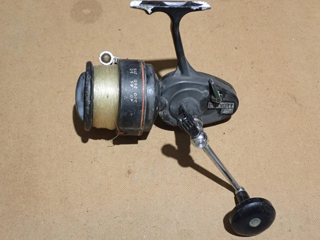Ancien Moulinet Mitchell 496 - Vendu Pour Pièces Détachées (ne Fonctionne Pas)