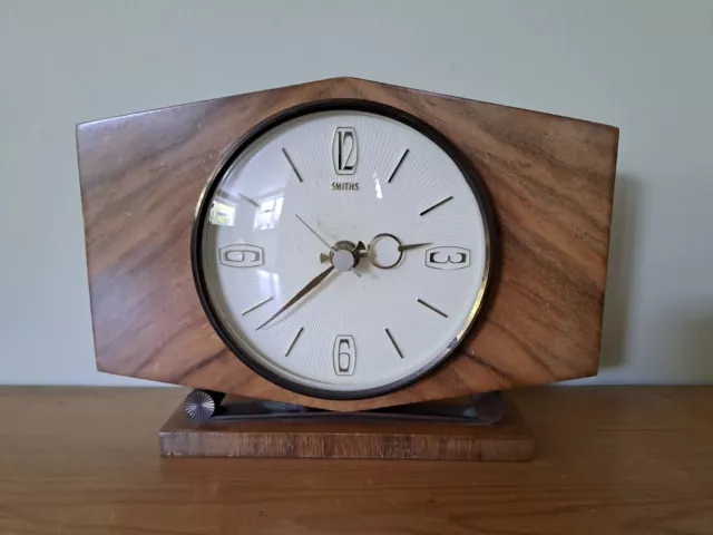 Vintage Smiths battery mantle clock in good working order.