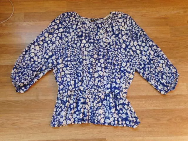 BNWOT Womens Girls Blue Flower Top Size 14