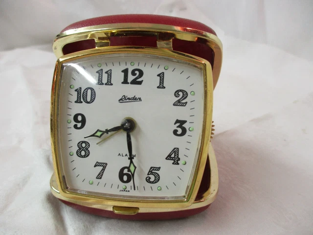 Horloge de voyage vintage conçue par Victor Cap... | Pendules Horloge de voyage vintage conçue par Victor Cap... | Pendules