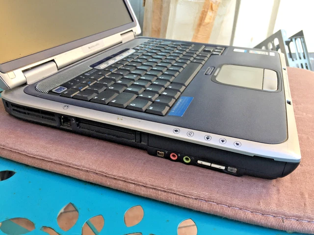 HP Pavilion ZE4130 – Pour Pièces Détachées – Ne Fonctionne Pas