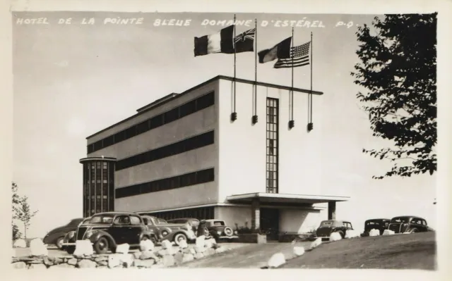 Stationnement Hôtel de la Pointe Bleue LAC MASSON Quebec 1938-40s Comellas RPPC