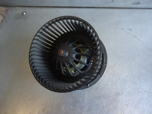 moteur du ventilateur de chauffage Renault Clio III GMV385CH 1.2 16V 55kW D4F740