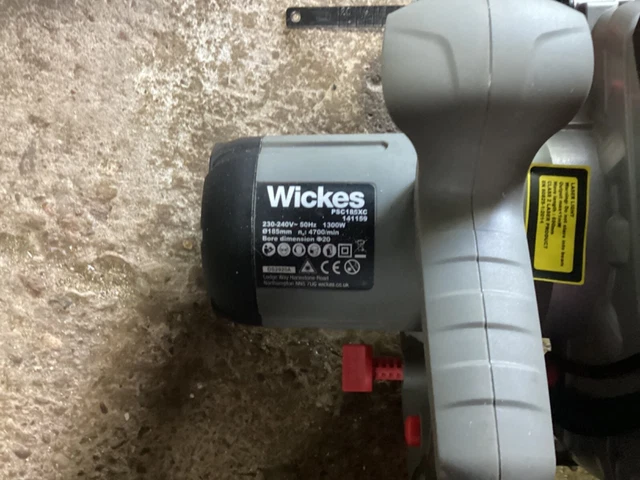 WICKES CIRCULAR SAW PSC 185 XC 240 volt 1300w brought for one job spare blade 25.00 PicClick UK