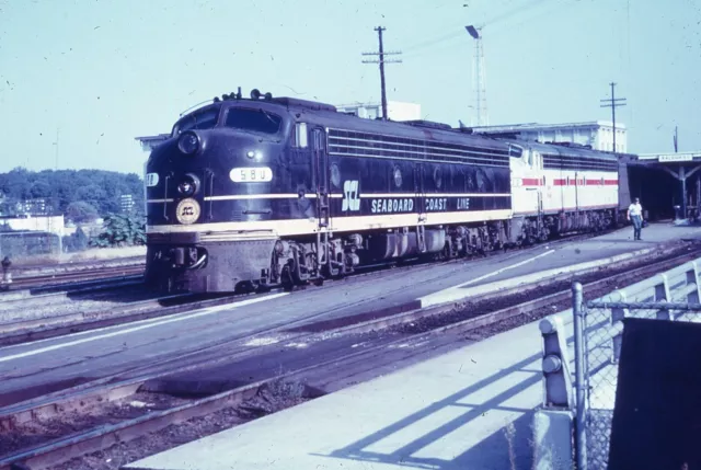 DUPLICATE TRAIN SLIDE Seaboard SD-40 #8318 11/1988 Newport News