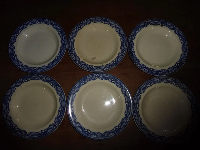Lot De 2 Assiettes Creuses En Faïence - Décor Chinois Peint Main En Bleu - Signées AK - Anciennes, Origine France