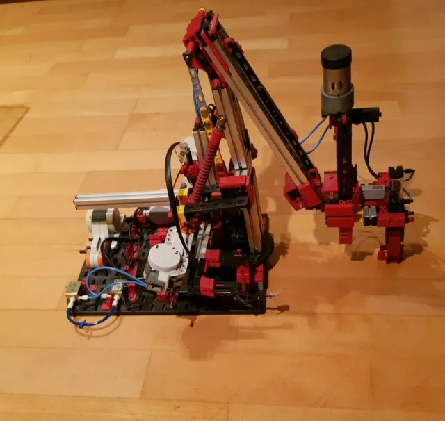 Fischertechnik + Lego-Motore  Computing Trainings-Roboter (30572, umgebaut)
