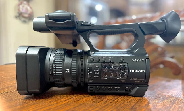 SONY HXR-NX100 FULL HD NXCAM Professional Camcorder Black