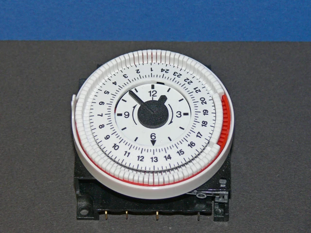ANALOG INSTALLATION / construction day timer DIEHL type 880 with daily ...