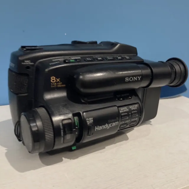 Sony HANDYCAM CCD-TR50E 8mm Video8 CAMCORDER With Battery (Untested)