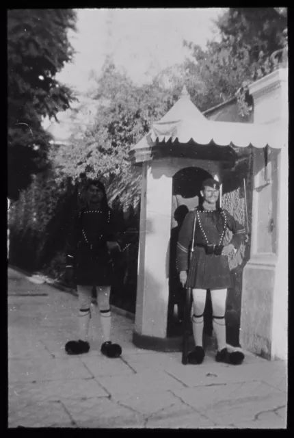 Glass Magic Lantern Slide SENTRIES AT ROYAL PALACE ATHENS C1910 PHOTO GREECE