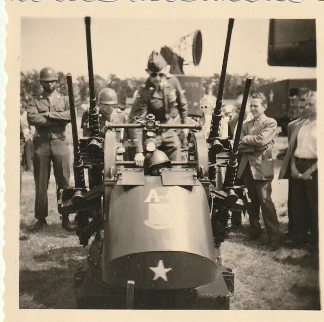 Foto U.S. Army General mit Vierling Flak Geschütz Tag der Armee 1957 Gun A-3