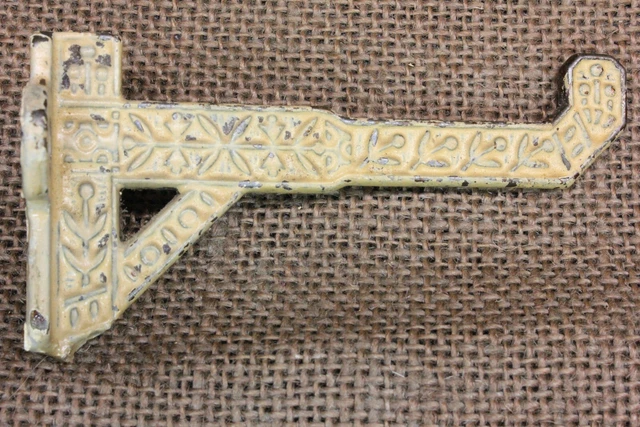 Old Coat Hook Bath Robe School House Farm Wardrobe Windsor Vintage Cast Iron