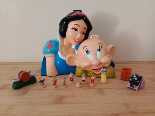 Playset blanche neige et les 7 nains style Polly pocket disney Playset blanche neige et les 7 nains style Polly pocket disney
