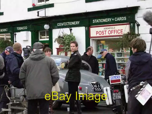 Photo 6x4 Filming Heartbeat in Goathland Between takes on the set of &quo c2006