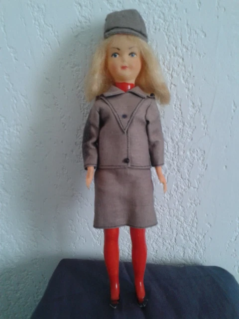 Poupée Vintage De Collection – Hôtesse Honoraire – Occasion