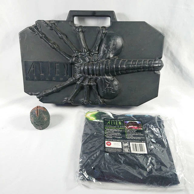 RARE ALIEN TRILOGY VHS Video Deluxe Collectors Facehugger Case Box Set