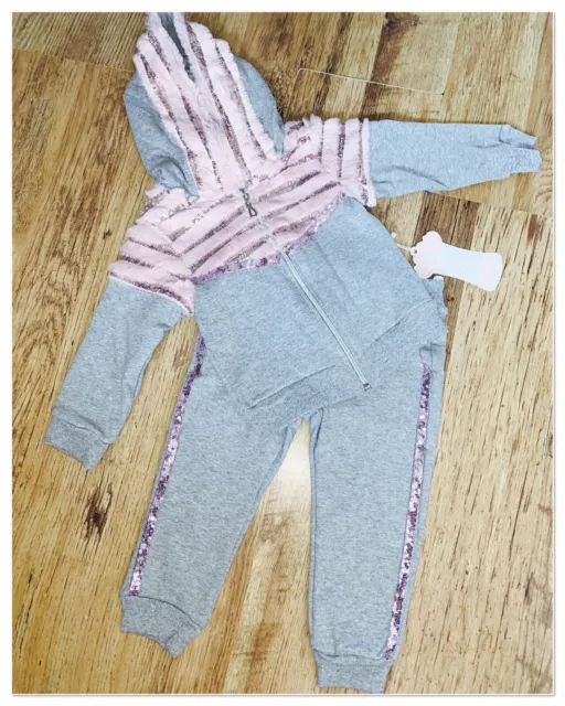 Young Girls Grey/Pink Fur Trim Tracksuit. Aged 5yrs. Brand New
