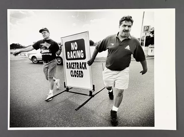 1997 Closing Foxboro MA Horse Racetrack Last Race Security Vintage Press Photo