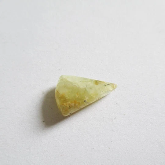 Préhnite cabochon pierre fine 15x10x6mm gemme multicolore reiki chakra plexus