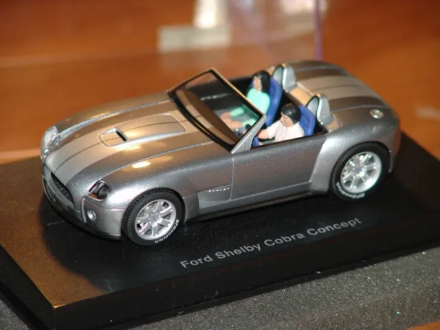 Coche de Scalextric Ford Shelby Cobra Street Car de Auto Art nuevo a estrenar
