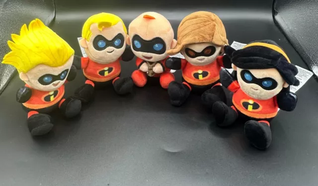 Disney Wishables Incredibles Set of 5 Dash Violet Jack JacK Mr & Mrs Incredible