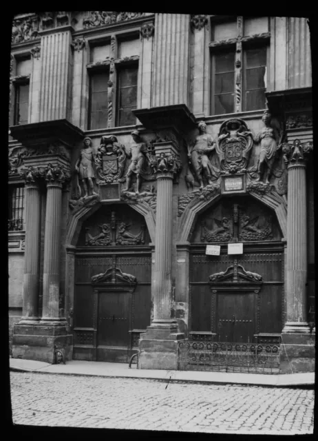 TOULOUSE MAISON DE PIERRE FRANCE C1930 VINTAGE Magic Lantern Slide PHOTO