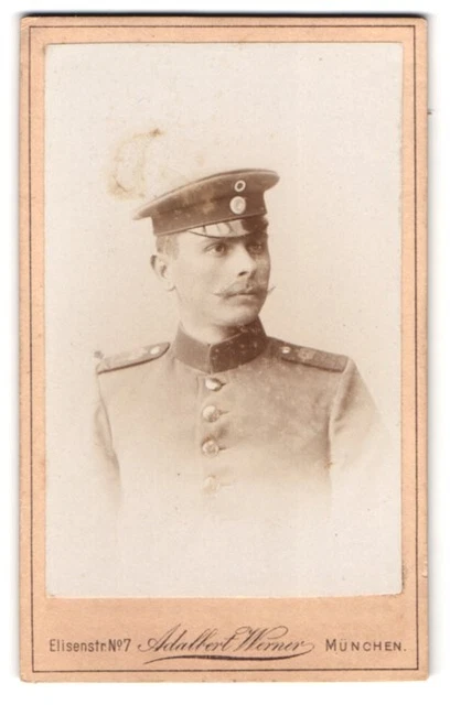 Fotografie Adalbert Werner, München, Elisenstr. 7, Portrait Soldat in Uniform m