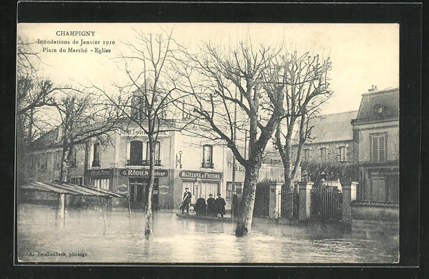 CPA Champigny, Place du Marchè, Eglise, inondation 1910
