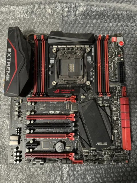 ASUS ROG Rampage V Extreme Intel X99 E-ATX Mainboard Sockel 2011-3 (#9102)