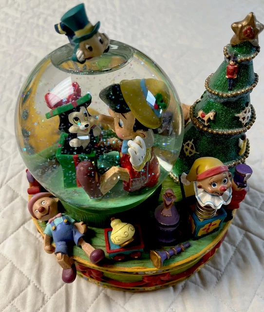 DISNEY PINOCCHIO MUSIC Box "Have Yourself a Merry Christmas" Snow Globe