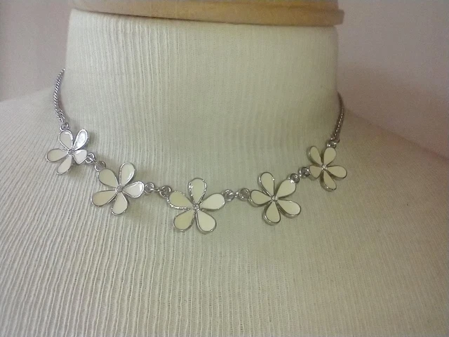 15"Signed Charming Charlie Enameled Daisy Flower Bib Fashion Necklace,Off White,