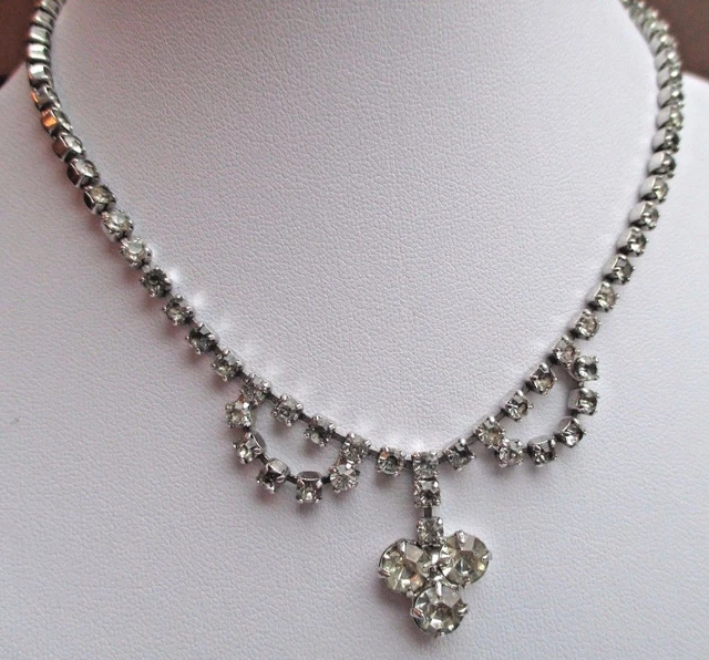 Collier Vintage Argenté Avec Cristaux Imitation Diamant - Longueur 348 - État Impeccable