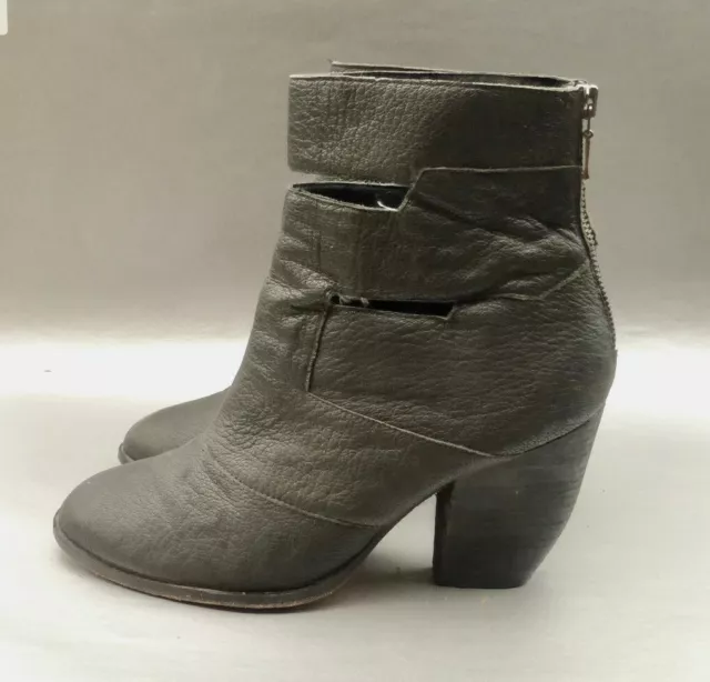 Colonial Madness LD Tuttle Black Boots Comma Heels Womens Sz 10 Urban Outfitters Colonial Madness LD Tuttle Black Boots Comma Heels Womens Sz 10 Urban Outfitters