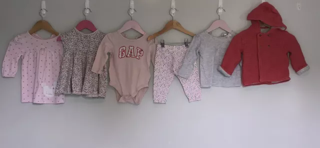 Pacchetto di vestiti per bambine età 6-9 mesi
