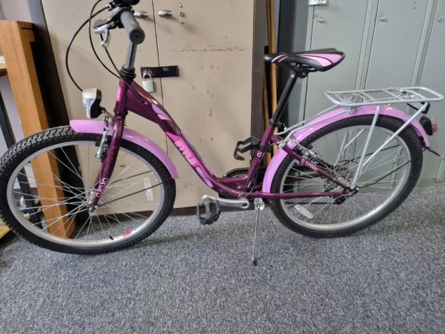 24 inch girls bike smyths clearance