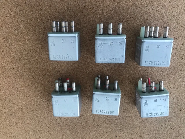 Relais électrique 5 Broches Mercedes - Référence 0015420219, Neuf D'origine