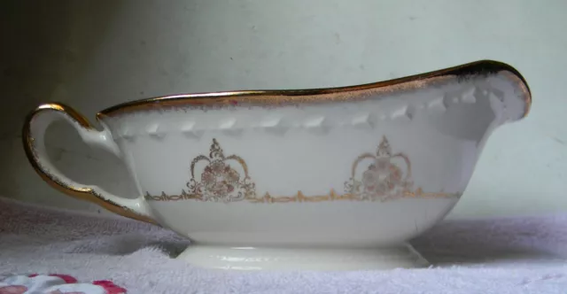 CROOKSVILLE Semi-Porcelain Gravy Boat ~ THEMATIE~ 22 Karat Gold Flowers