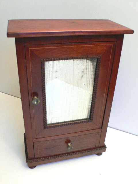 Ancienne Armoire de poupée - Jeux & Jouets