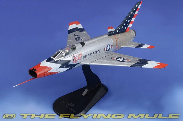 Hobby Master 1:72 F-100D Super Sabre USAF Skyblazers w/Decal Sheet