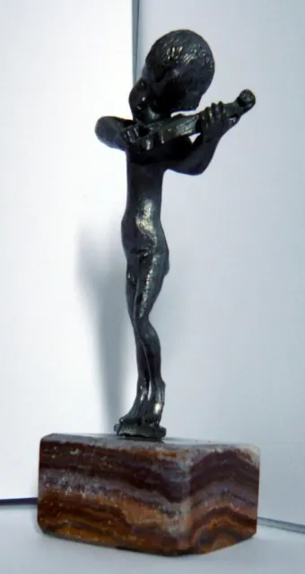Bimbo Nudo con Violino Peltro Cesellato  Base Pietra 9,4 cm 1960 Pewter Figurine