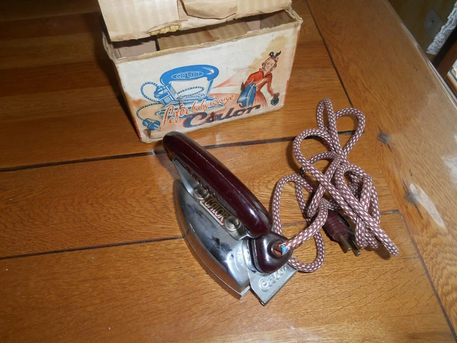 Fer à Repasser Voyage Morphy Richards Vintage - Modèle 41300 - Crème - Léger