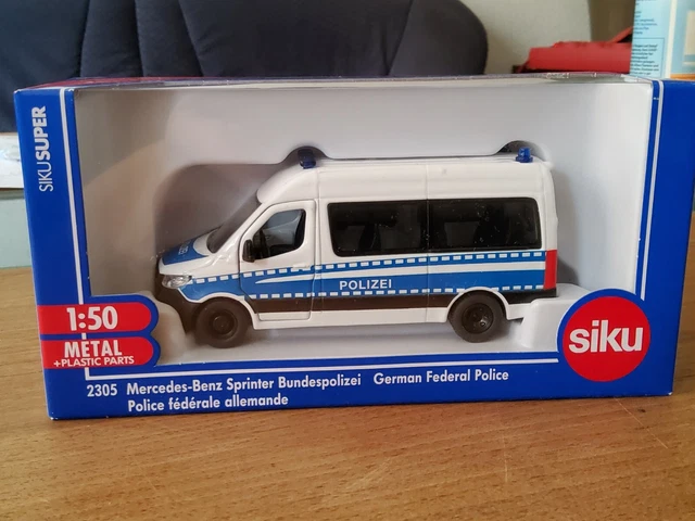 SIKU 2305 Super Mercedes-Benz Sprinter Police Fédérale Allemande Argent/Bleu - Voiture Miniature De Qualité
