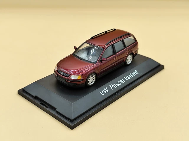 Volkswagen Passat Estate 2010 (Schuco) 1:43