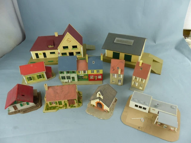 LOT DE MAQUETTES échelle Ho 1/87 pour décor réseau train maisons église