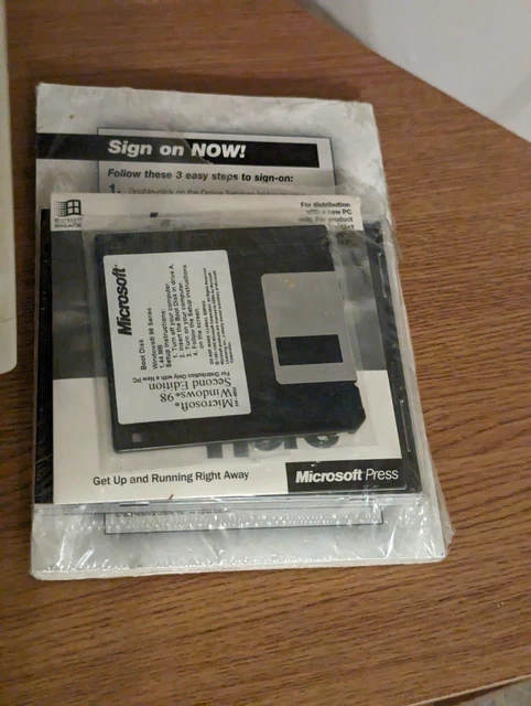 Windows 98 SE  CD And Boot Disc Brand NEW