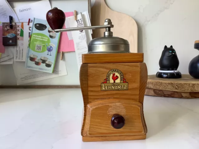 Handkaffeemühle alt, Kaffeemühle aus Holz, Firma C.A. Lehnartz Handkaffeemühle alt, Kaffeemühle aus Holz, Firma C.A. Lehnartz