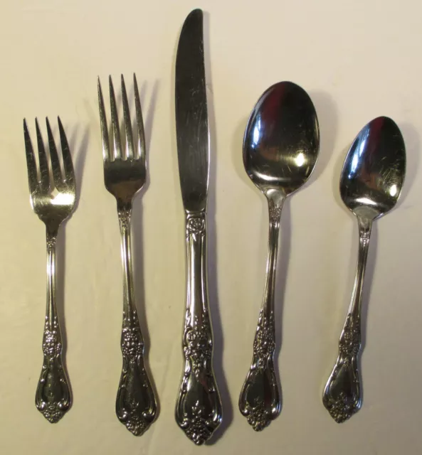 Oneida Kennett Square Distinction Deluxe Stainless HH 5 Piece Place Setting (E)