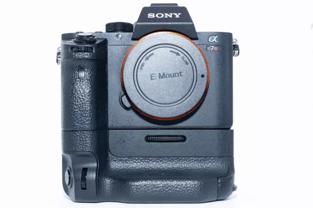 Sony A7R ii with Sony 28-70mm lens SONY GRIP