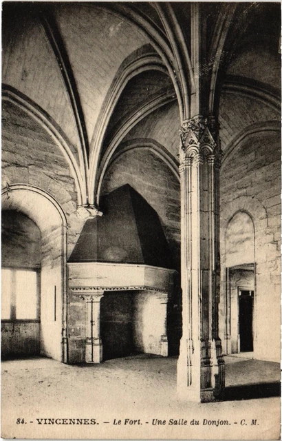 CPA Vincennes Le Fort Une Salle du Donjon (1346901)